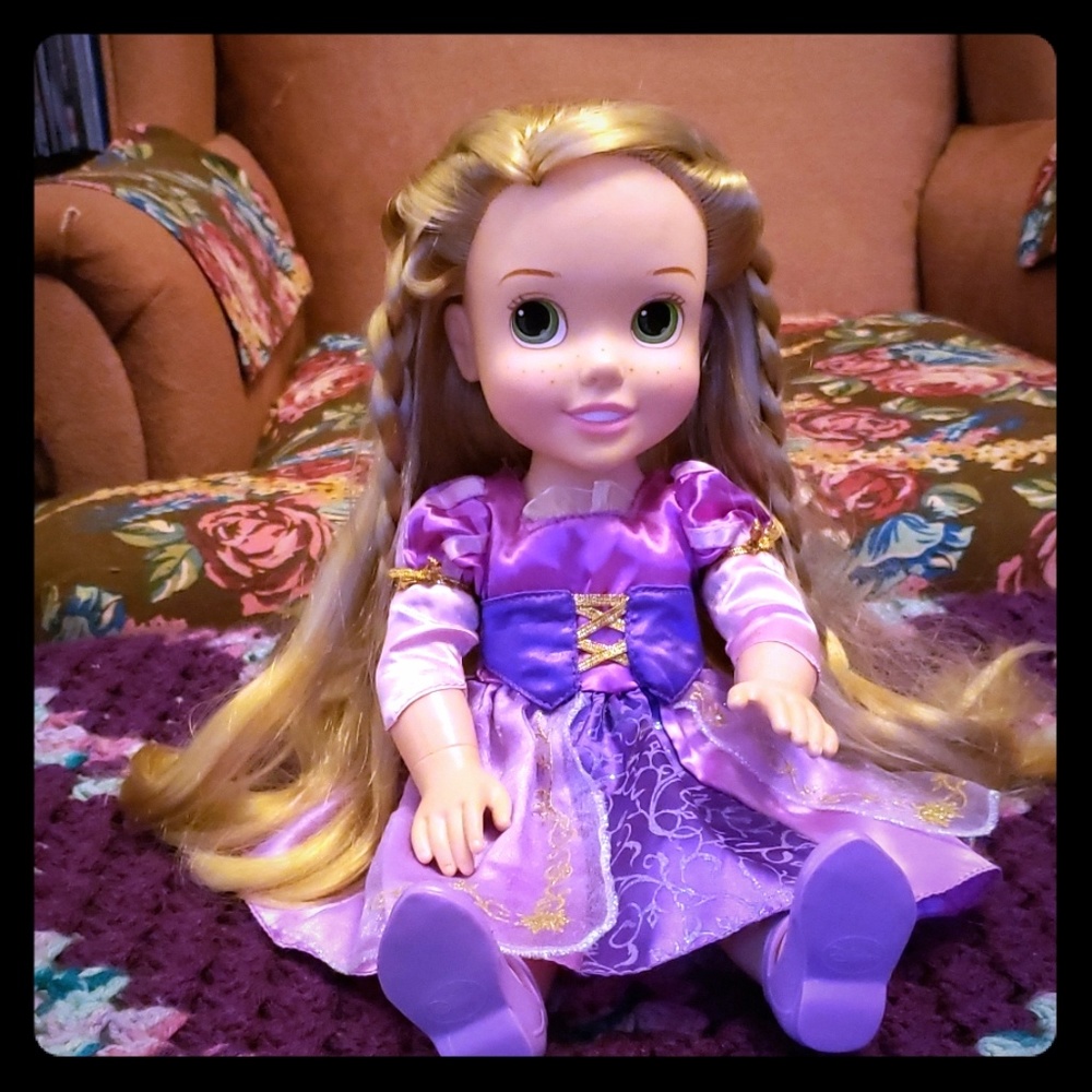 🎀Disney Rapunzel Tolly Tots Doll🎀